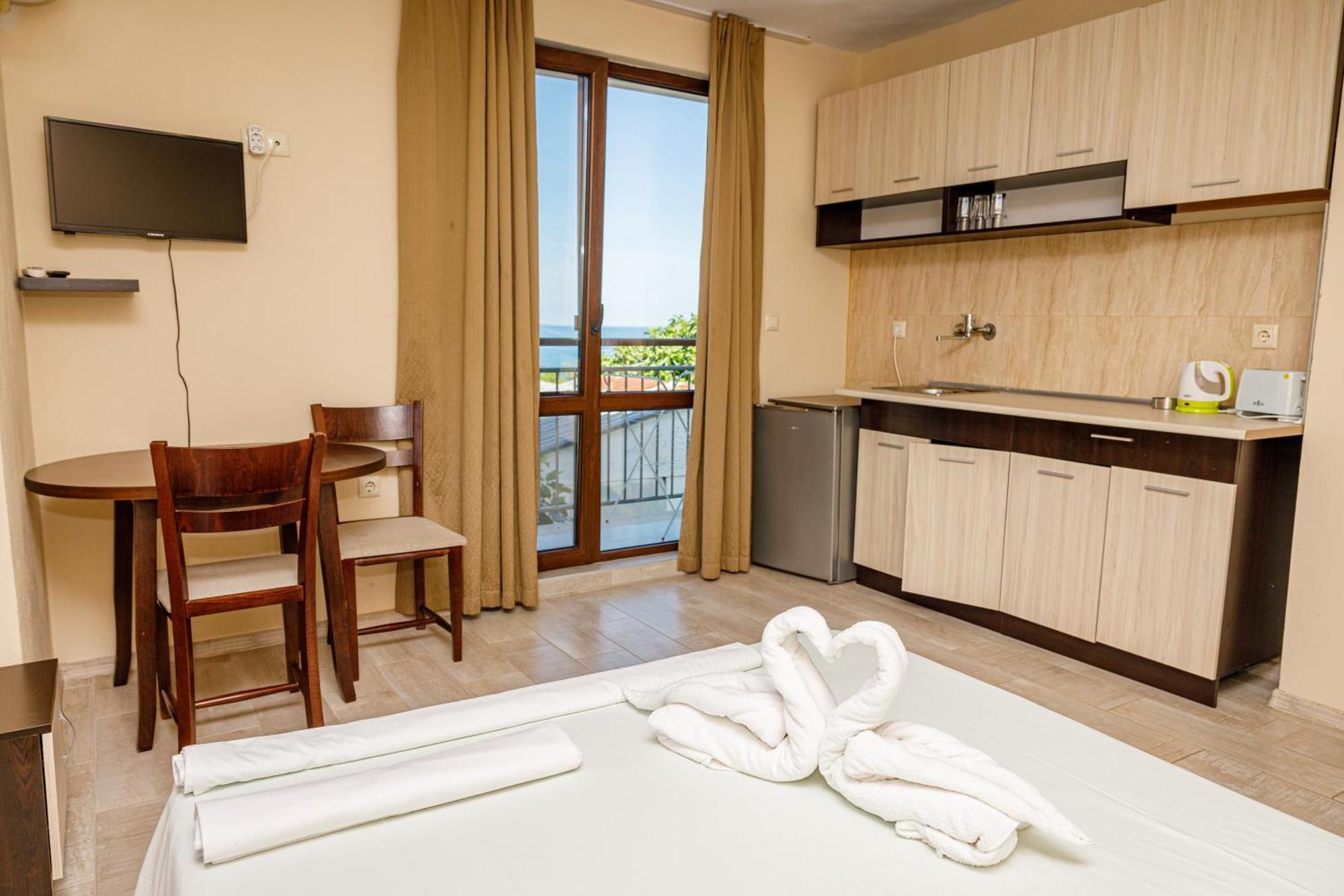 Family Hotel Silitur Achtopol Exterior foto