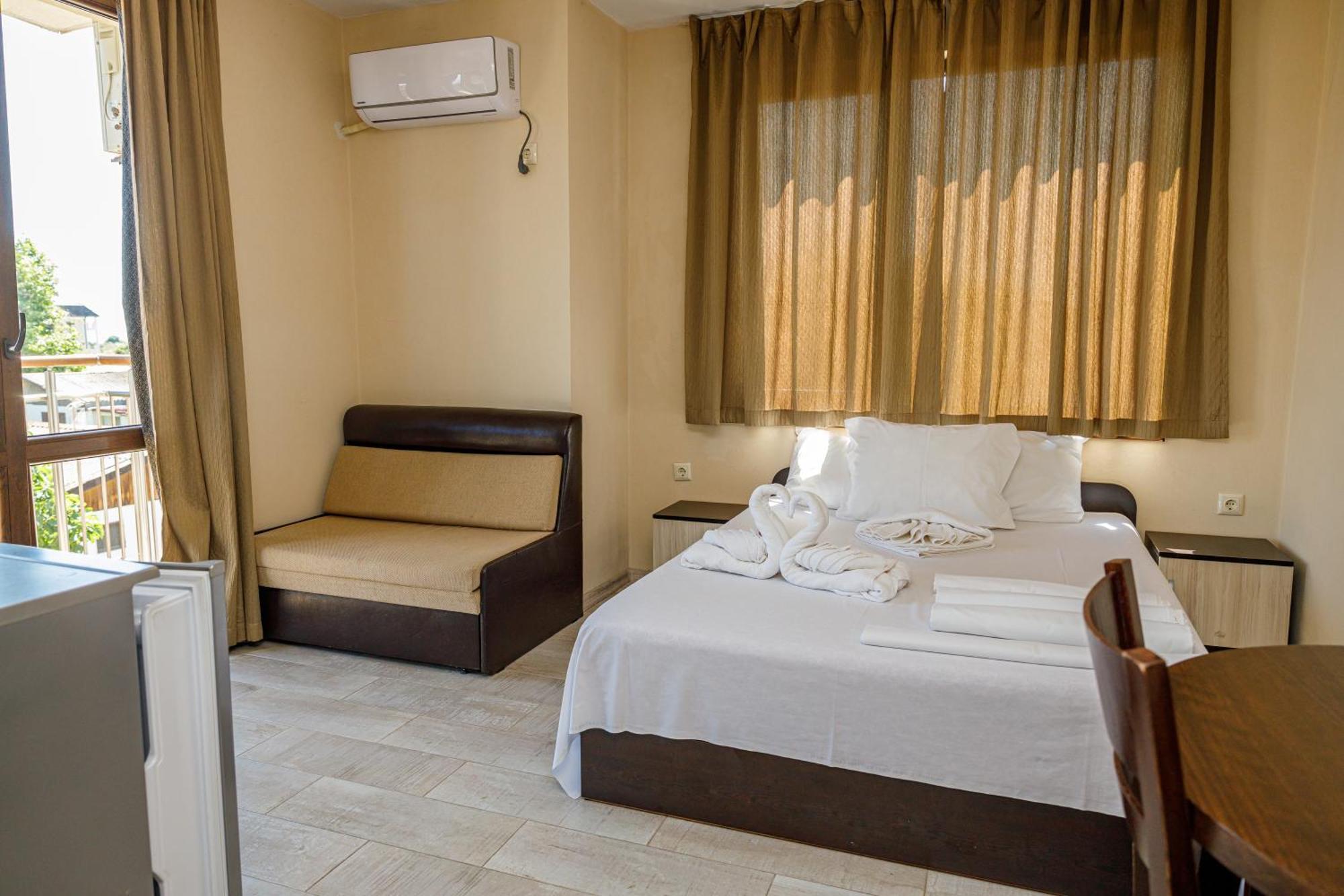 Family Hotel Silitur Achtopol Exterior foto