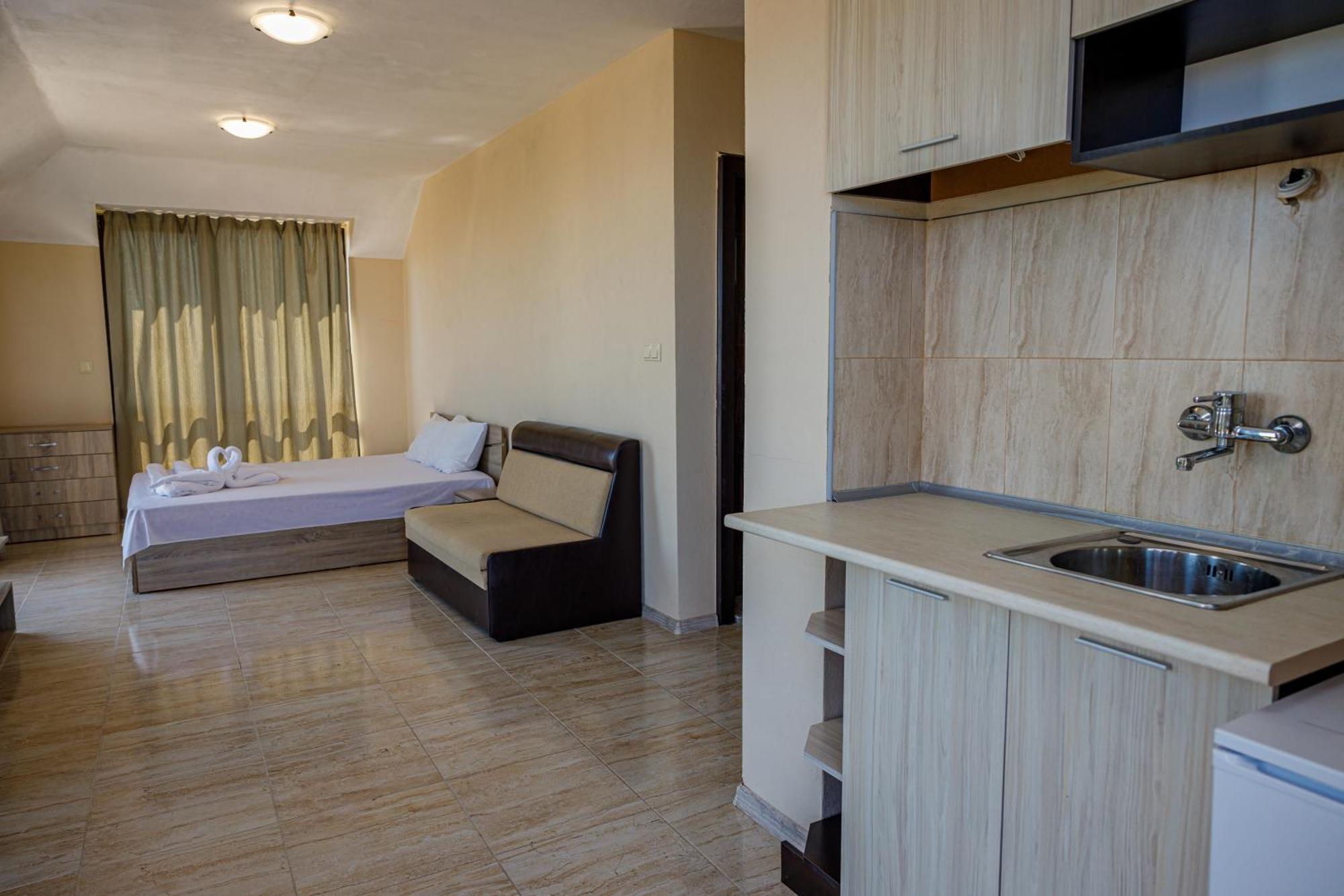 Family Hotel Silitur Achtopol Exterior foto